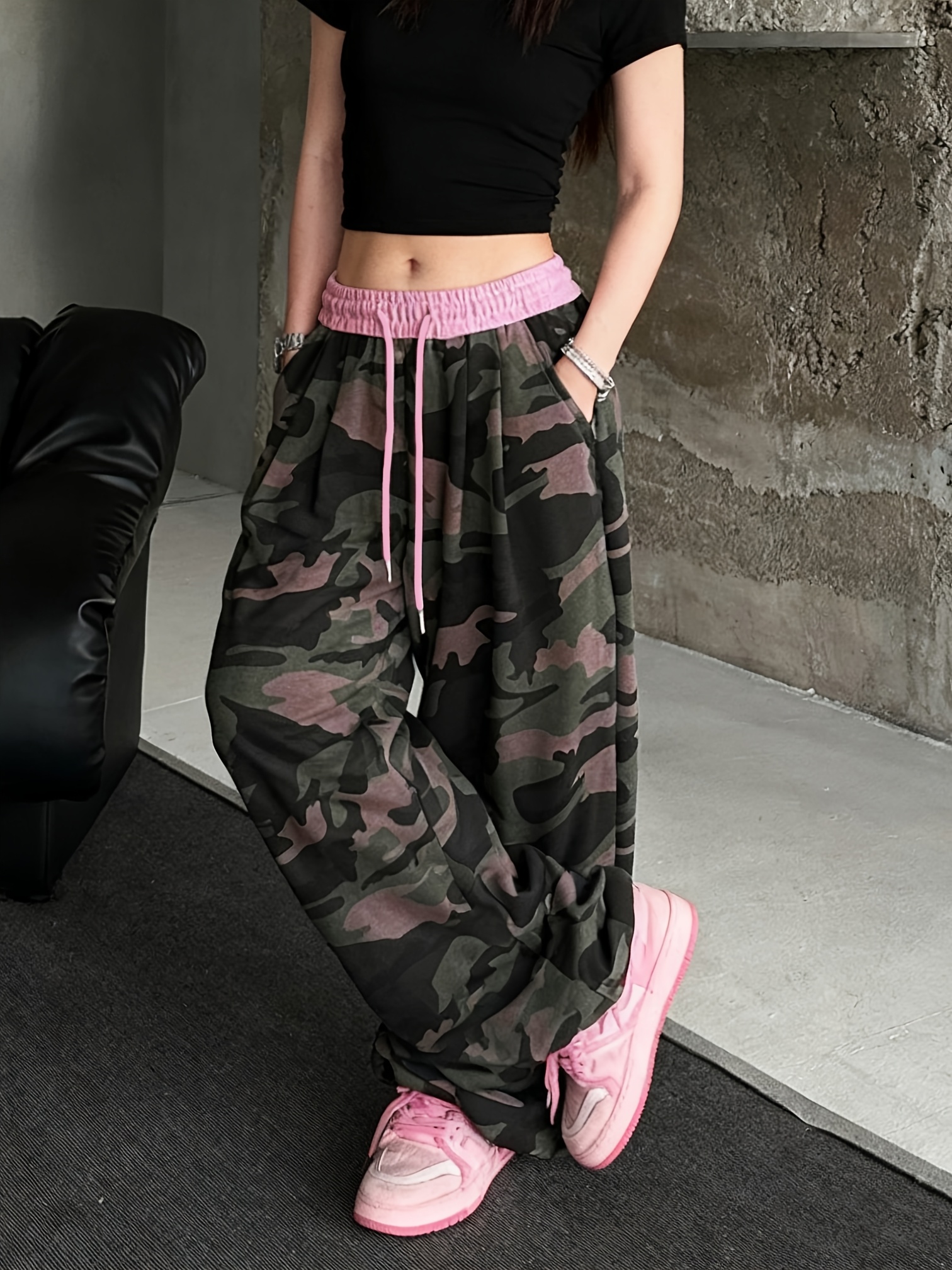 Women's Vintage Wide-Leg Camo Pants with Pink Camo & Colorblock Design - Wide-Leg Trousers, Wide Pants Suitable for - Wear, Machine Washable Y2K Aesthetic Outfits
